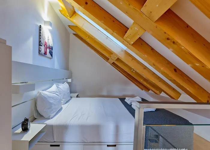 Апартаменти Loft In The Center